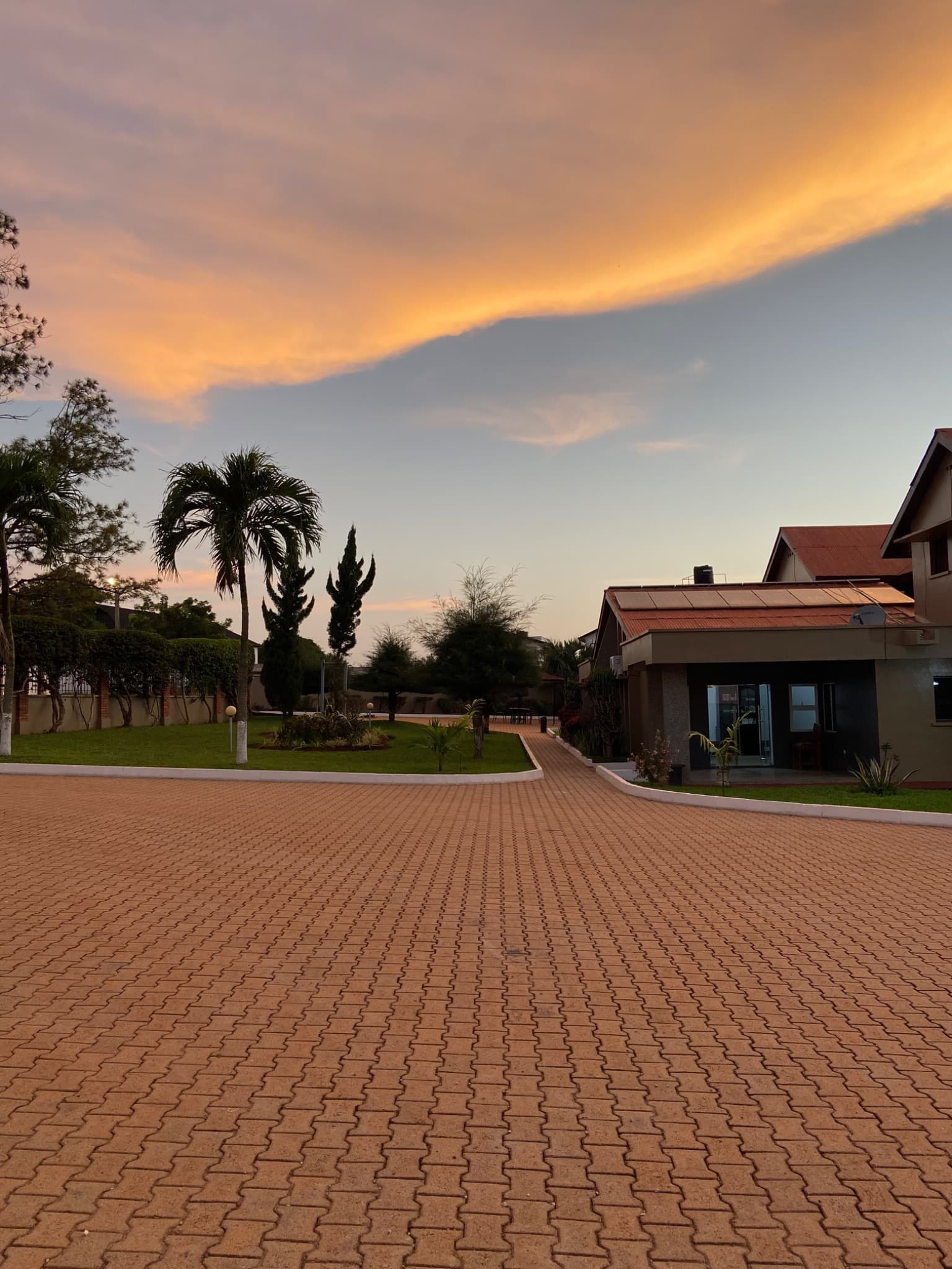 Serene Executive Suite - Le Domaine Apartments at Odeneho-Kwadaso photo 3