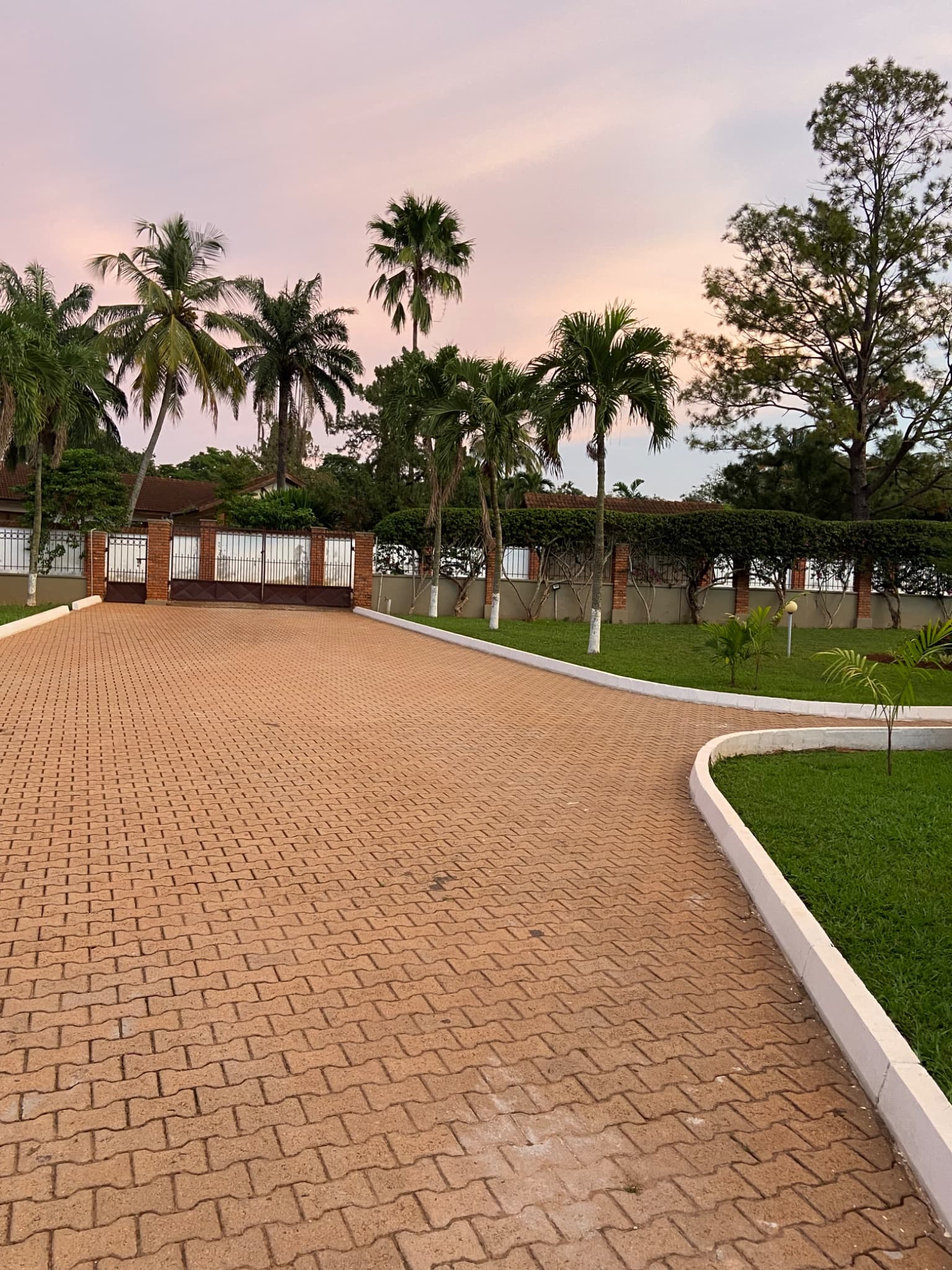 Opulent Deluxe - Le Domaine Apartments at Odeneho-Kwadaso photo 3