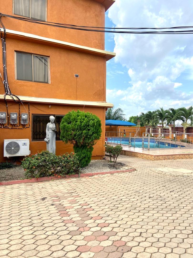 Lux Executive Suite β Modern Hotel, Ahwiaa, Kumasi photo 5