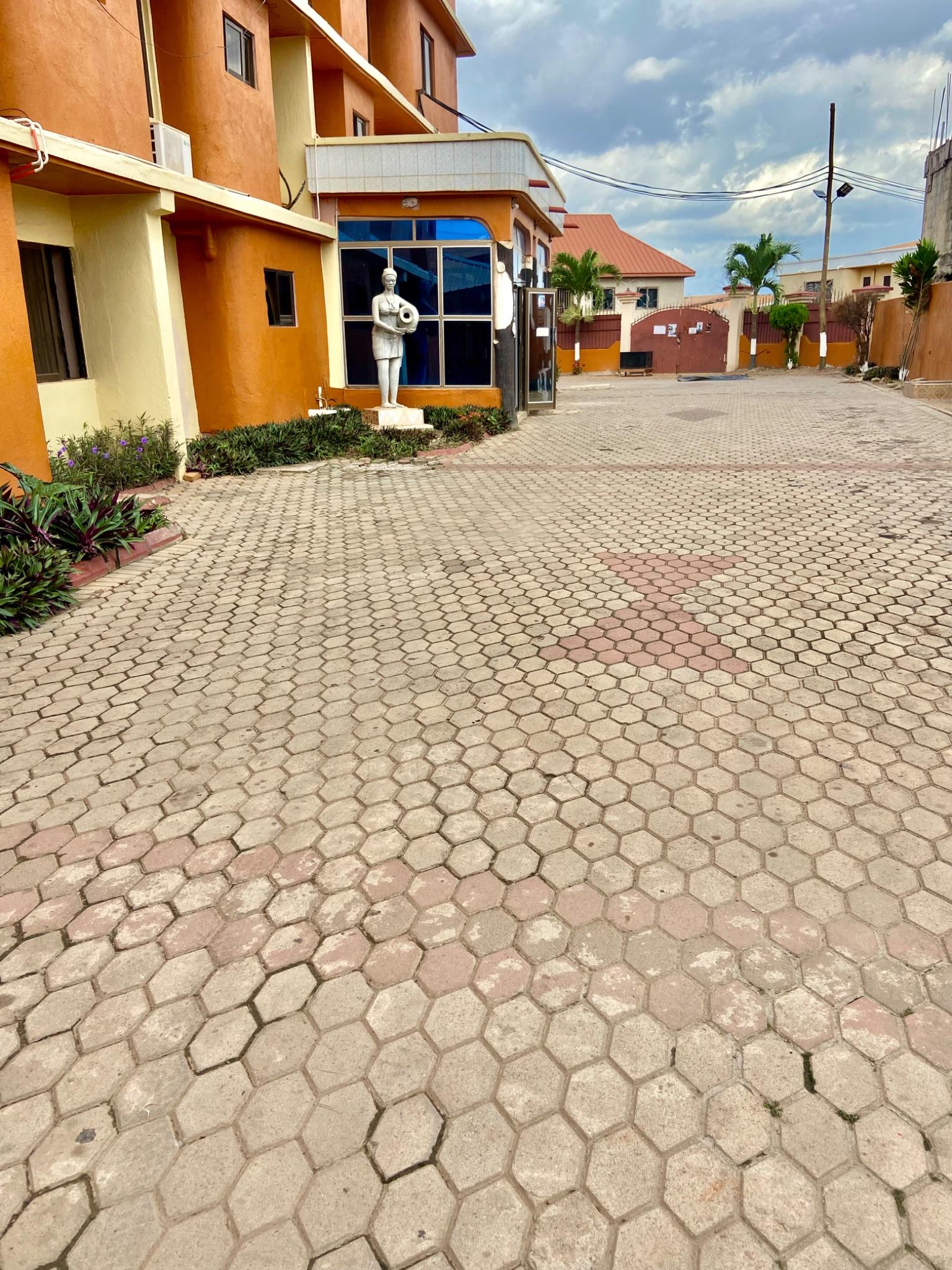 Palatial Executive Suite – Modern Hotel, Ahwiaa, Kumasi photo 4