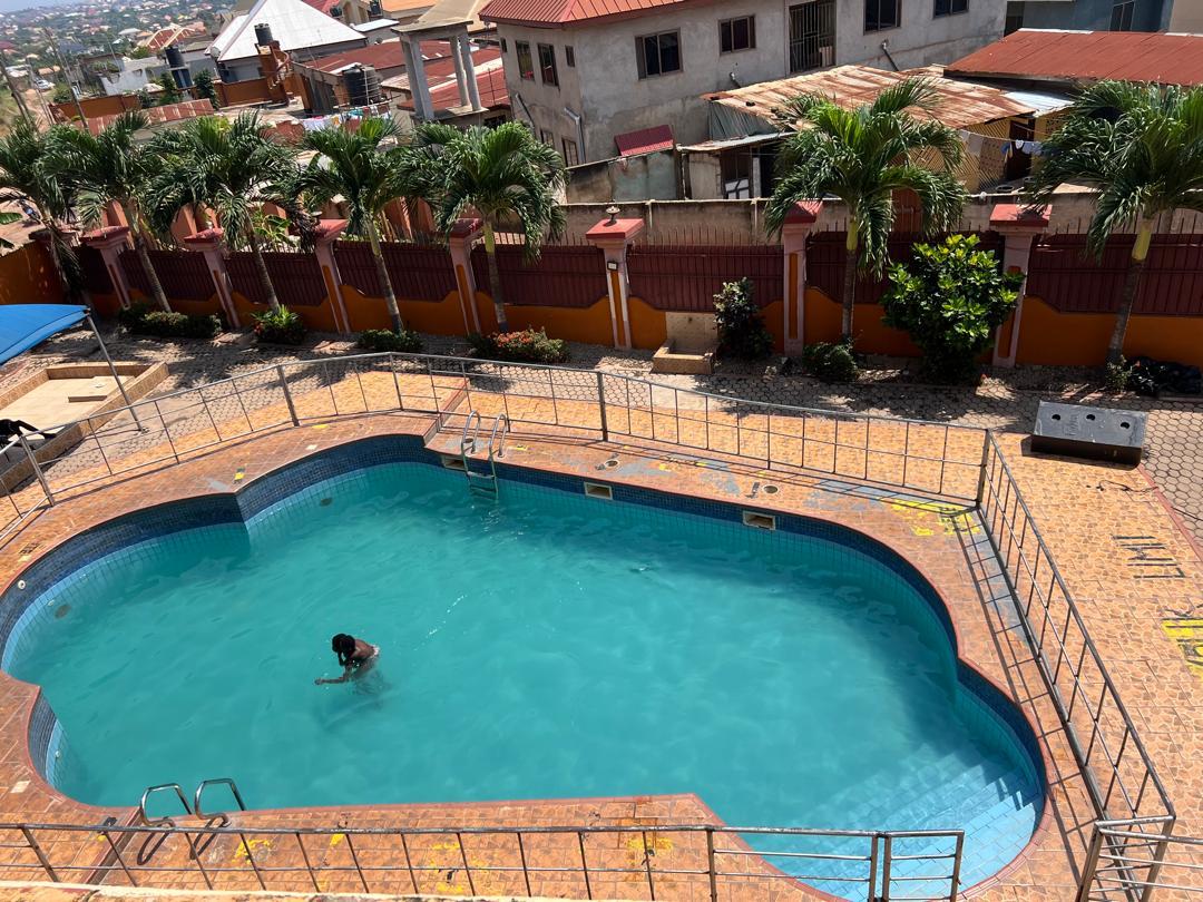 Refined Standard Suite – Modern Hotel, Ahwiaa, Kumasi photo 4